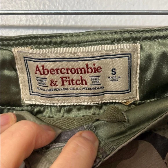 Abercrombie & Fitch Camo Cargo Jogger Pants Utility Military Small - Picture 3 of 5